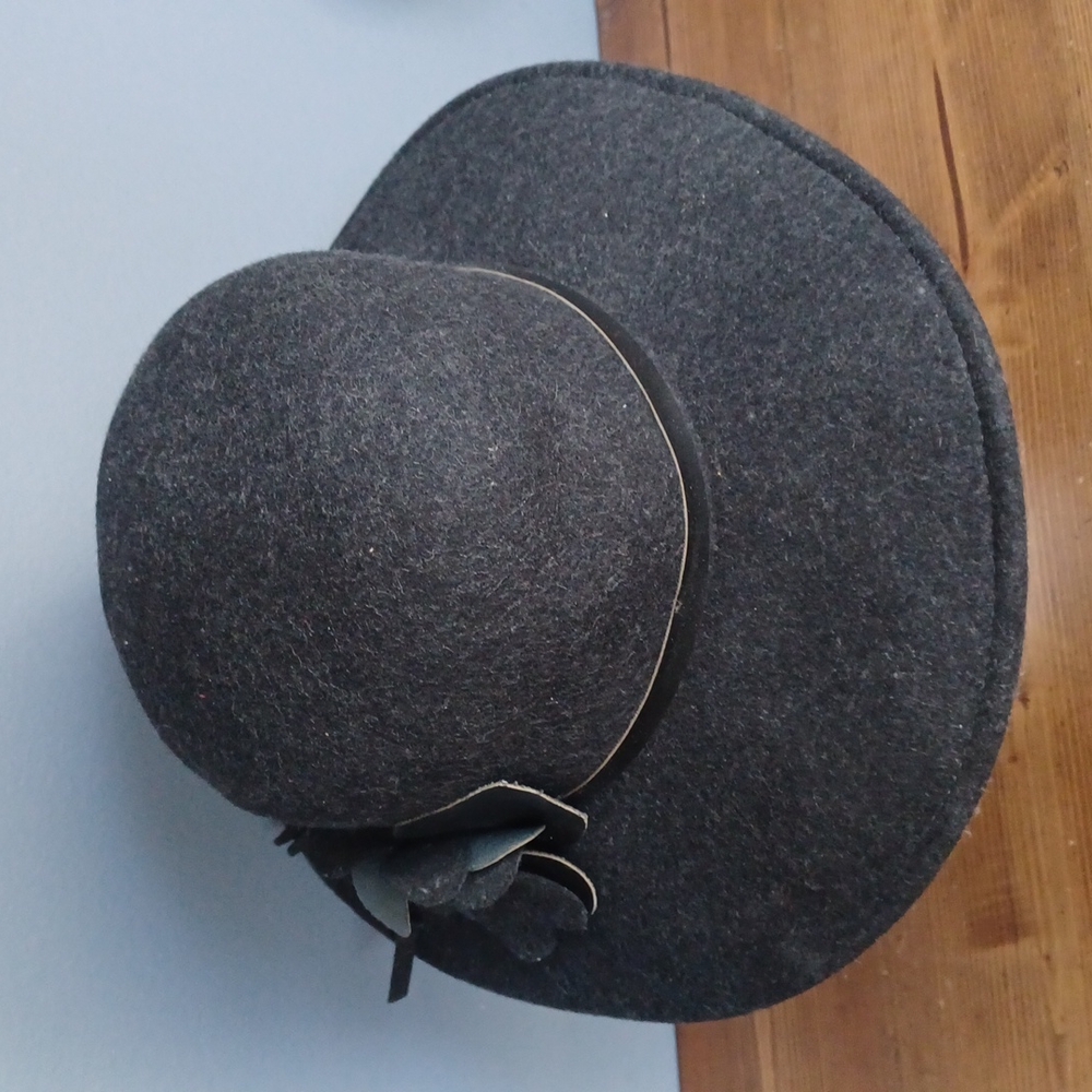 Hat - Picture 4 of 14